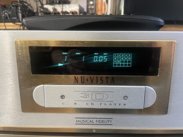 Musical Fidelity NuVista 3D gold face