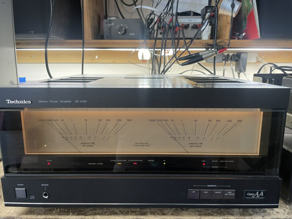 Technics SE-A100 – ampli de puissance Class AA, face avant