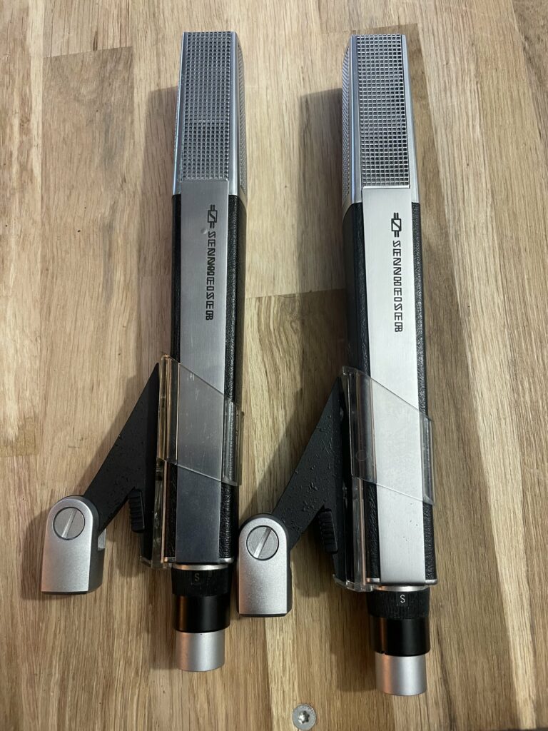 Paire de Sennheiser MD 441-U avec leurs pinces d’origine, état mint